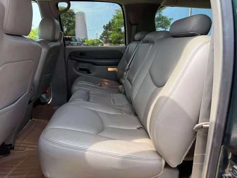 Used 2003 Chevrolet Suburban 2500 LT w/ LT Preferred Equipment Group AWD/4WD image 10