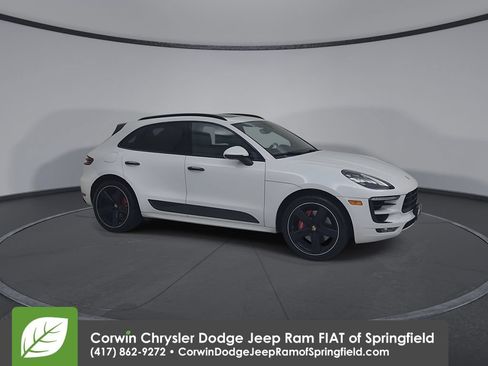 Used 2018 Porsche Macan GTS AWD/4WD image 2