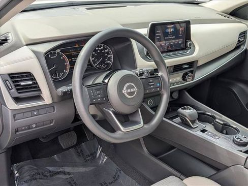 Used 2023 Nissan Rogue SV AWD/4WD image 10