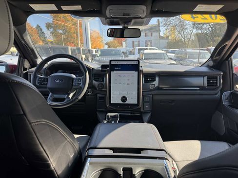 Used 2024 Ford F150 Lightning Lariat image 27