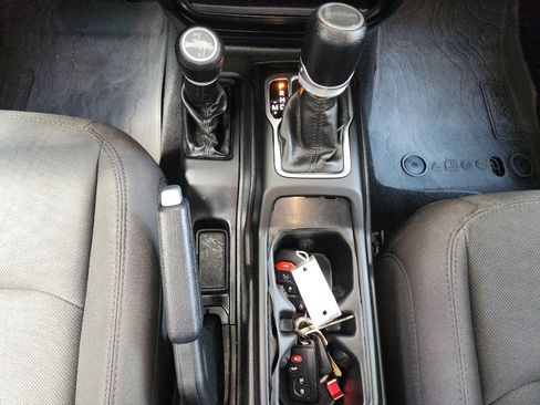 Used 2022 Jeep Gladiator Sport AWD/4WD image 25