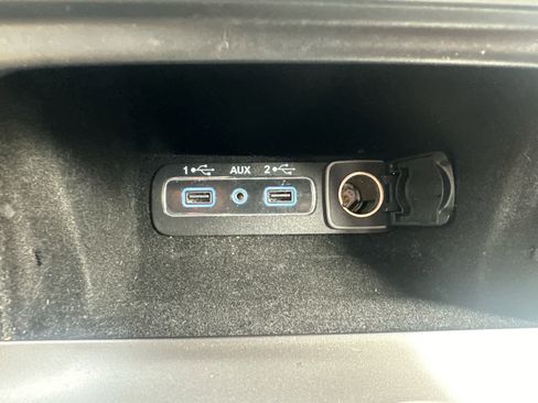 Used 2019 Jeep Grand Cherokee Limited image 43