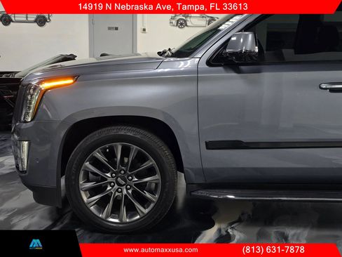 Used 2019 Cadillac Escalade Luxury w/ Escalade Sport Edition image 10