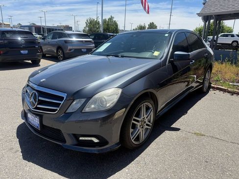 Used 2010 Mercedes-Benz E 550 4MATIC Sedan image 3