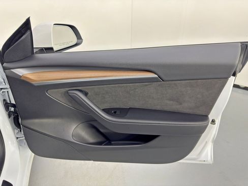 Used 2023 Tesla Model 3 Standard Range image 44