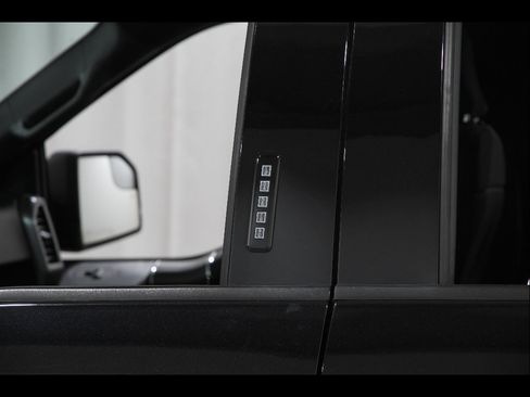 Used 2019 Ford F150 XLT w/ Equipment Group 302A Luxury AWD/4WD image 4