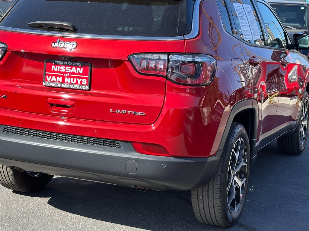 Used 2025 Jeep Compass Limited AWD/4WD image 7