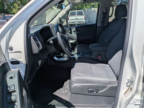 Used 2024 Nissan Frontier SV w/ SV Convenience Package AWD/4WD image 17