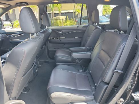 Used 2022 Honda Pilot Black Edition image 17