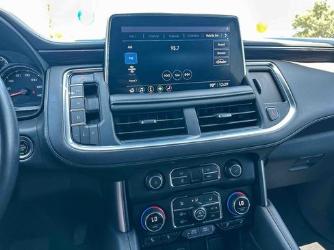Used 2021 Chevrolet Tahoe Z71 AWD/4WD image 32