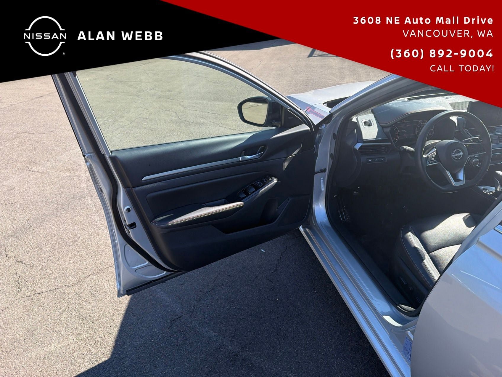Used 2024 Nissan Altima 2.5 SR w/ SR Premium Package FWD image 9