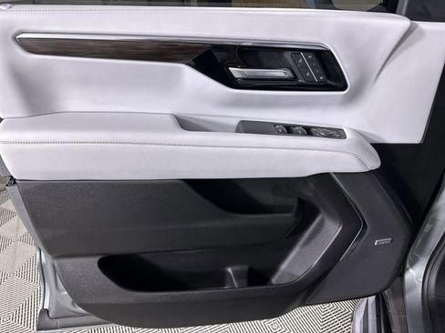 New 2025 Chevrolet Tahoe Premier AWD/4WD image 23