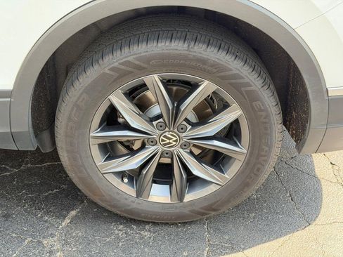 Used 2022 Volkswagen Tiguan SE AWD/4WD image 6