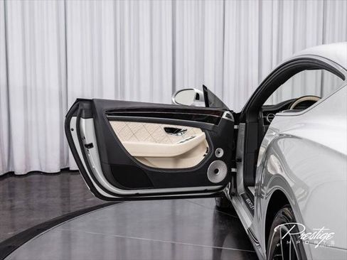 Used 2020 Bentley Continental GT AWD/4WD image 21