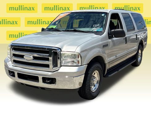 Used 2005 Ford Excursion XLS RWD image 12