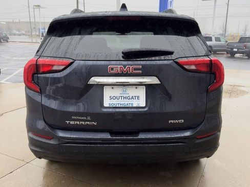 Used 2019 GMC Terrain SLE w/ Driver Convenience Package image 4