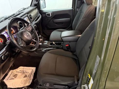 Used 2022 Jeep Gladiator Sport image 14