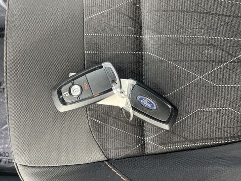 Used 2021 Ford EcoSport SE w/ SE Appearance Package image 32