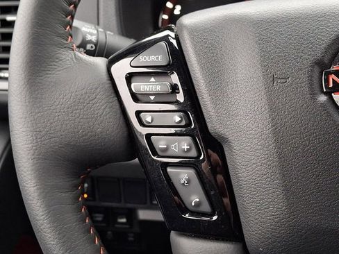 Used 2023 Nissan Frontier PRO-4X w/ Pro-4X Premium Package image 26