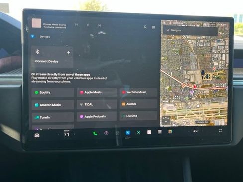 Used 2022 Tesla Model X Plaid AWD/4WD image 19