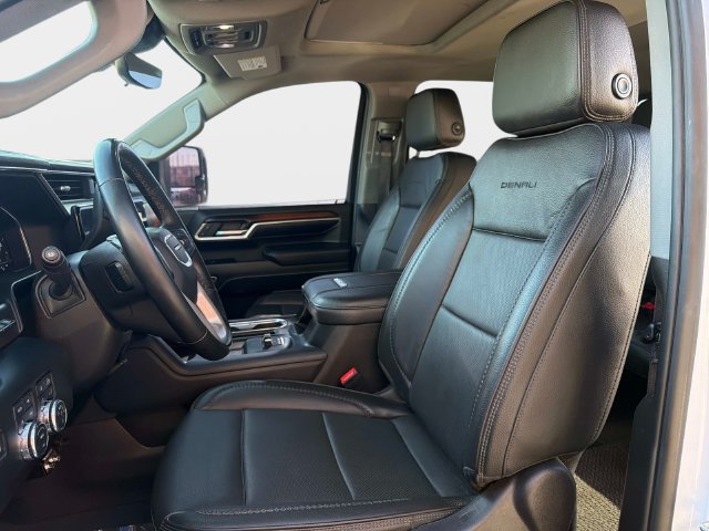 Used 2024 GMC Sierra 2500 Denali w/ Denali Reserve Package AWD/4WD image 16