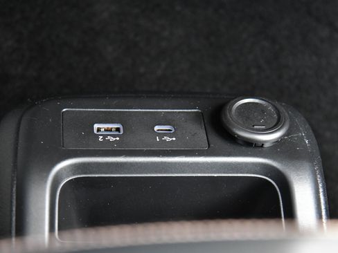 Used 2023 Nissan Ariya AWD image 32