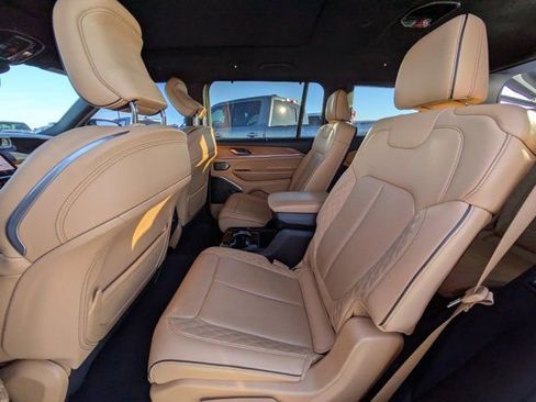 Used 2022 Jeep Grand Cherokee L Summit image 11