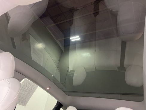 Used 2021 Tesla Model Y Performance image 27