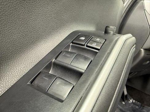 Certified 2024 Toyota Highlander XLE image 15