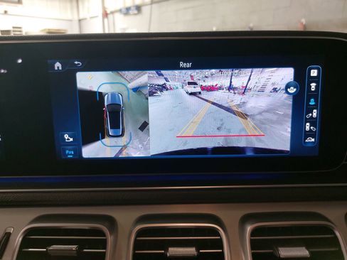 Used 2024 Mercedes-Benz GLE 450e 4MATIC image 25