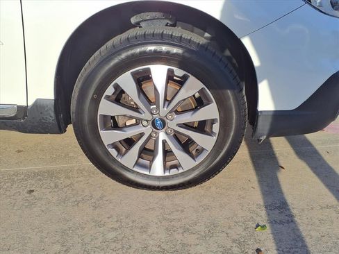 Used 2017 Subaru Outback 2.5i Touring image 24