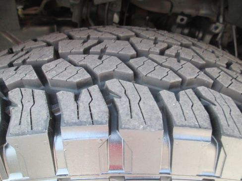 Used 2000 Ford Expedition XLT AWD/4WD image 9