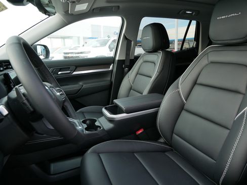 New 2026 GMC Terrain Denali w/ LPO, Floor Liner Package image 4
