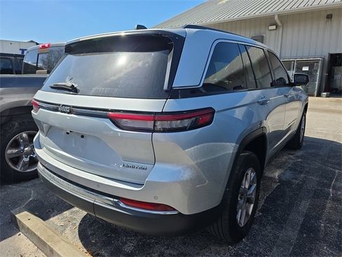 Used 2022 Jeep Grand Cherokee Limited image 6