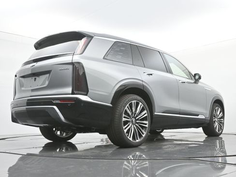 New 2026 Cadillac Vistiq Premium Luxury w/ LPO, Floor Liner Package image 19