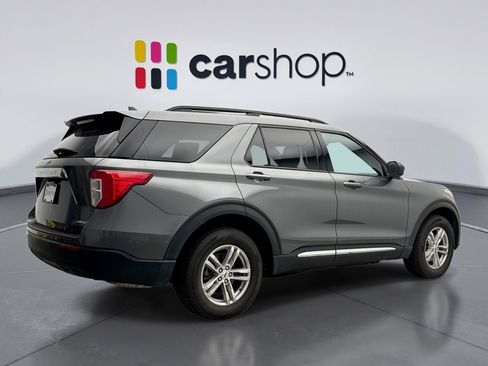 Used 2023 Ford Explorer XLT AWD/4WD image 5