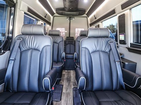 Used 2023 Mercedes-Benz Sprinter 2500 image 23