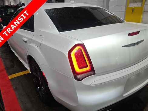Used 2019 Chrysler 300 Touring w/ Sport Appearance Package RWD image 5