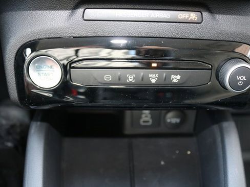 Used 2024 Ford Escape SE image 24