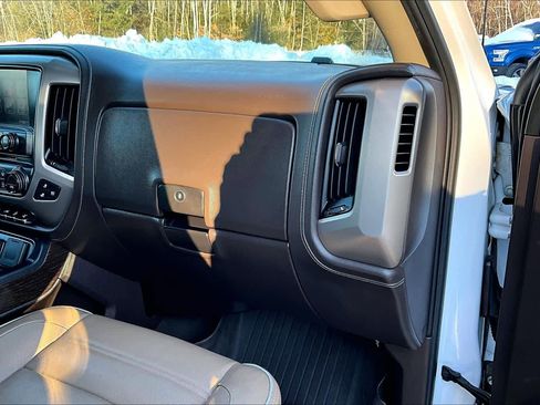 Used 2018 GMC Sierra 1500 Denali w/ Denali Ultimate Package image 19