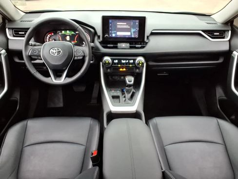 Used 2023 Toyota RAV4 XLE Premium FWD image 10