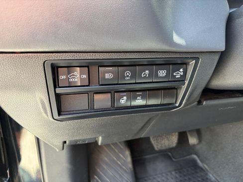 Used 2023 Toyota Tundra Platinum AWD/4WD image 13