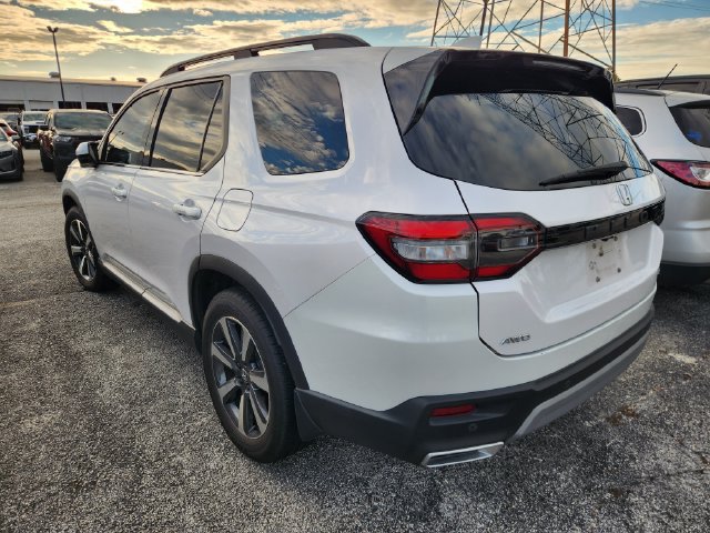 Used 2023 Honda Pilot Elite image 4