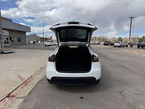 Used 2021 Tesla Model Y Long Range AWD/4WD image 8
