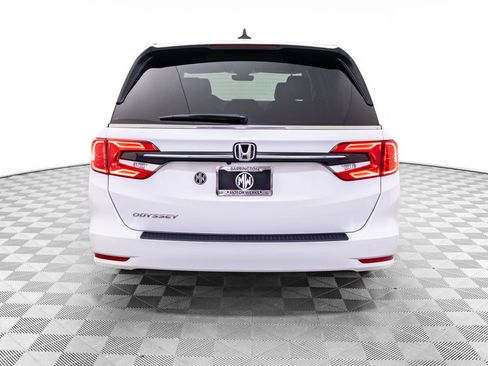 Certified 2024 Honda Odyssey EX-L image 4