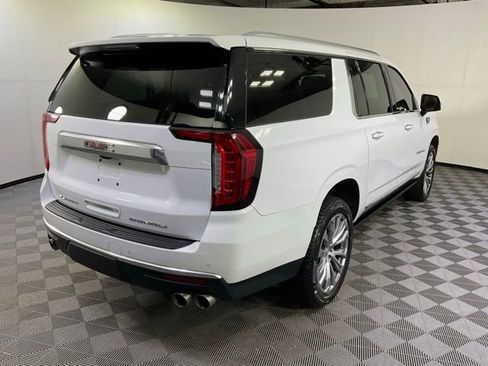 Used 2021 GMC Yukon XL Denali w/ Denali Premium Package image 8