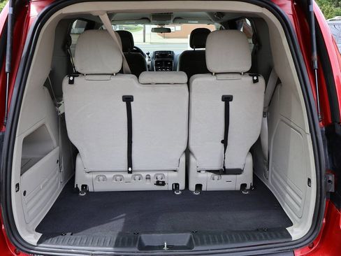 Used 2013 Dodge Grand Caravan SE FWD image 23