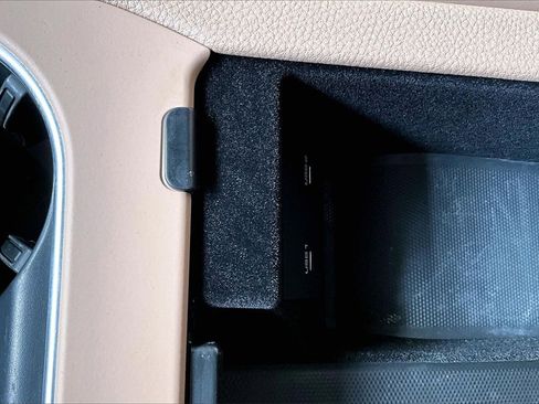 Used 2023 Porsche Cayenne S Platinum image 12