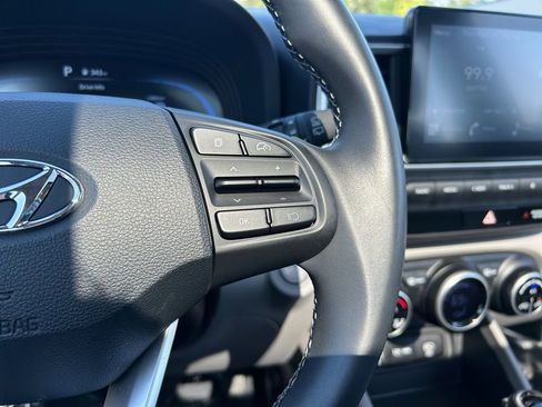 Certified 2025 Hyundai Venue SEL FWD image 16