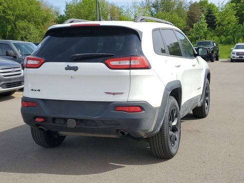 Used 2016 Jeep Cherokee Trailhawk w/ Cold Weather Group AWD/4WD image 4